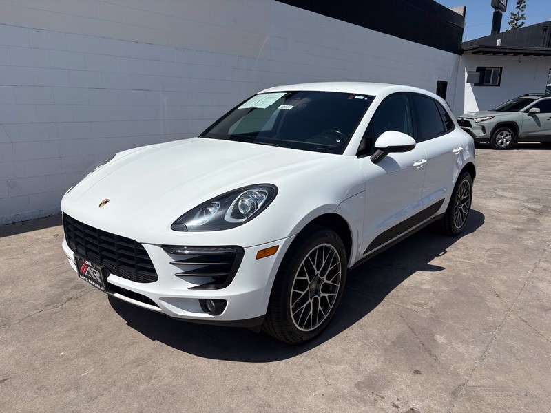 Porsche Macan Vehicle Full-screen Gallery Image 12