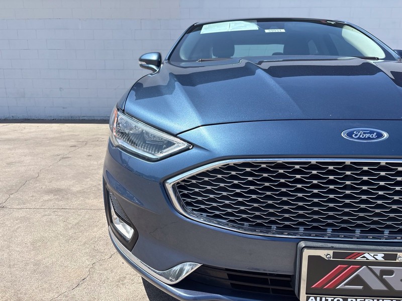 Ford Fusion Energi Vehicle Full-screen Gallery Image 03