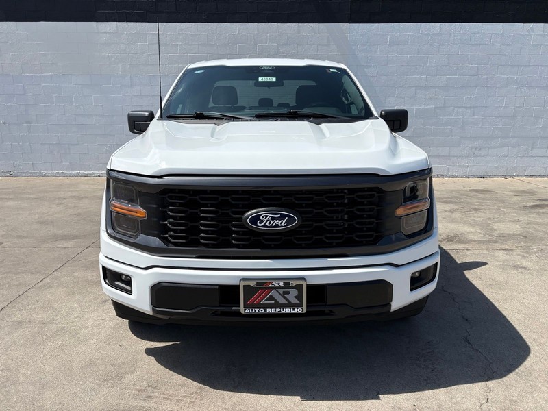 Ford F-150 Vehicle Full-screen Gallery Image 03