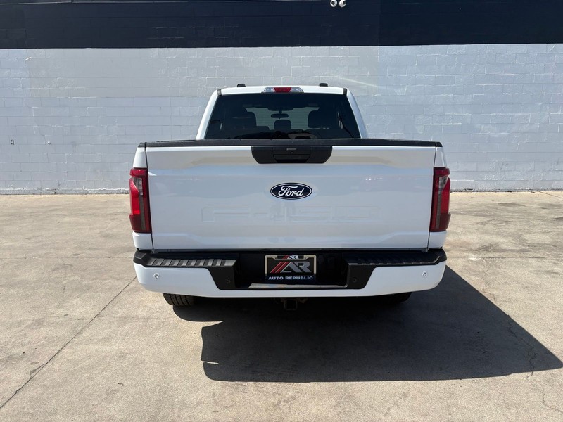 Ford F-150 Vehicle Full-screen Gallery Image 06