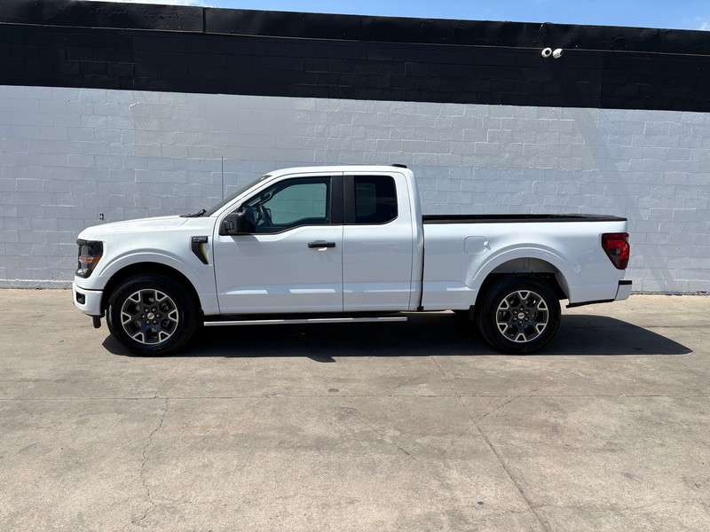 Ford F-150 Vehicle Full-screen Gallery Image 10