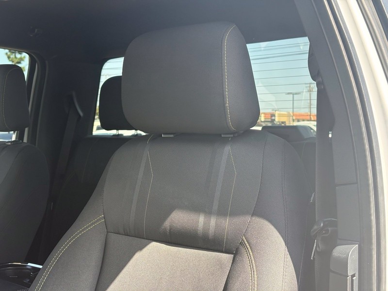 Ford F-150 Vehicle Full-screen Gallery Image 17