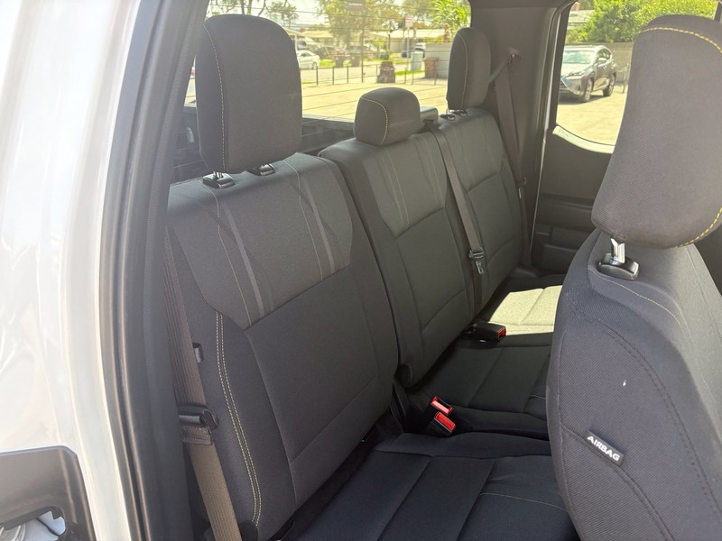 Ford F-150 Vehicle Full-screen Gallery Image 20