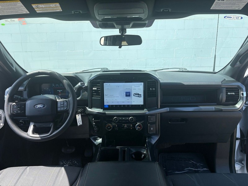 Ford F-150 Vehicle Full-screen Gallery Image 21