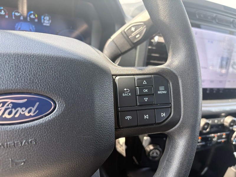 Ford F-150 Vehicle Full-screen Gallery Image 25
