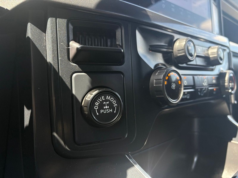 Ford F-150 Vehicle Full-screen Gallery Image 29