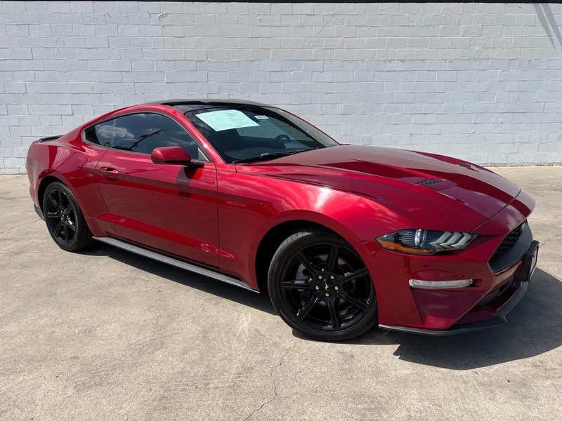 Ford Mustang Vehicle Full-screen Gallery Image 01