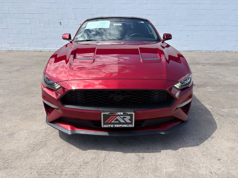 Ford Mustang Vehicle Full-screen Gallery Image 02