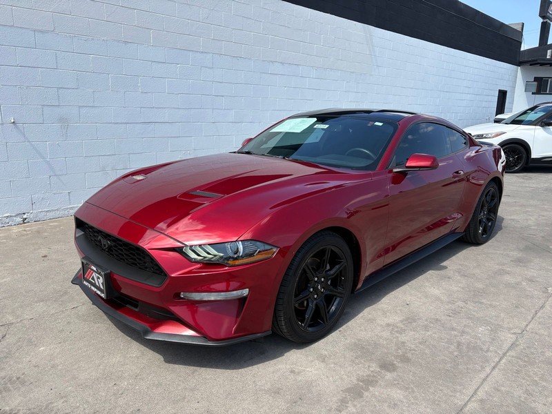 Ford Mustang Vehicle Full-screen Gallery Image 11