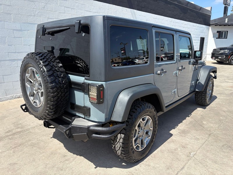 Jeep Wrangler Unlimited Vehicle Full-screen Gallery Image 05