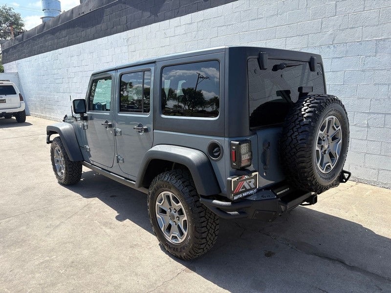 Jeep Wrangler Unlimited Vehicle Full-screen Gallery Image 09