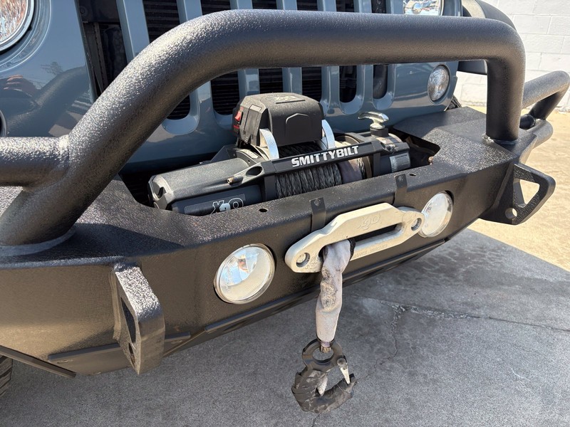 Jeep Wrangler Unlimited Vehicle Full-screen Gallery Image 12