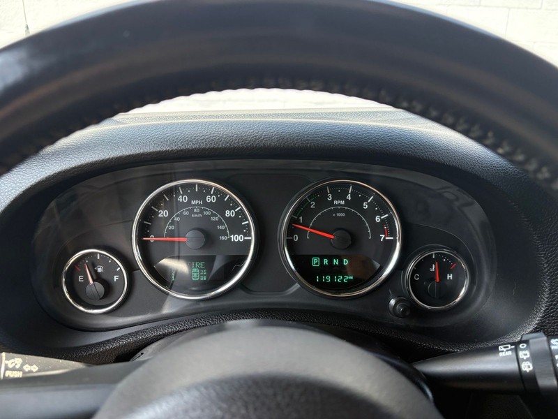 Jeep Wrangler Unlimited Vehicle Full-screen Gallery Image 23
