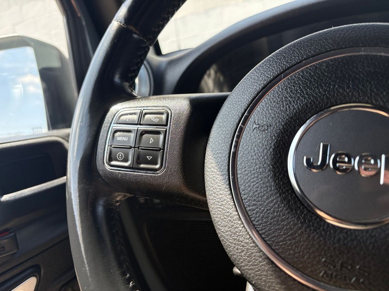 Jeep Wrangler Unlimited Vehicle Full-screen Gallery Image 25