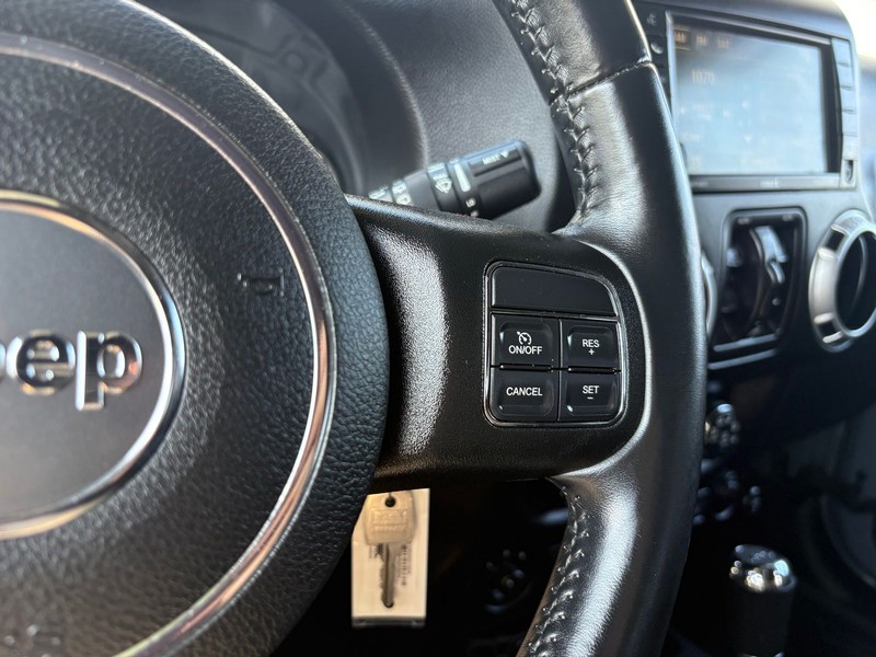 Jeep Wrangler Unlimited Vehicle Full-screen Gallery Image 26
