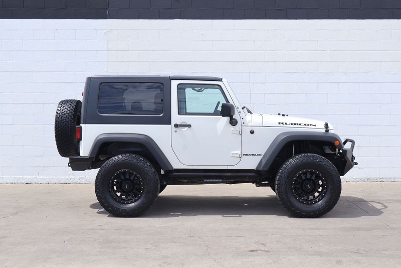 Jeep Wrangler Vehicle Full-screen Gallery Image 04