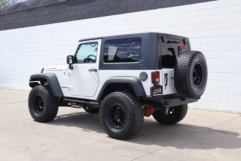 Jeep Wrangler Vehicle Full-screen Gallery Image 09