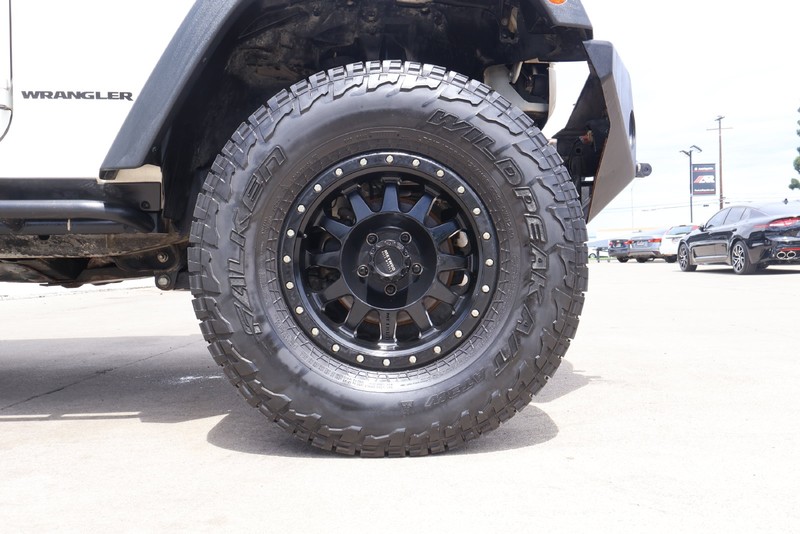 Jeep Wrangler Vehicle Full-screen Gallery Image 13