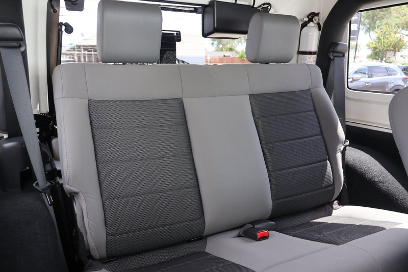Jeep Wrangler Vehicle Full-screen Gallery Image 20
