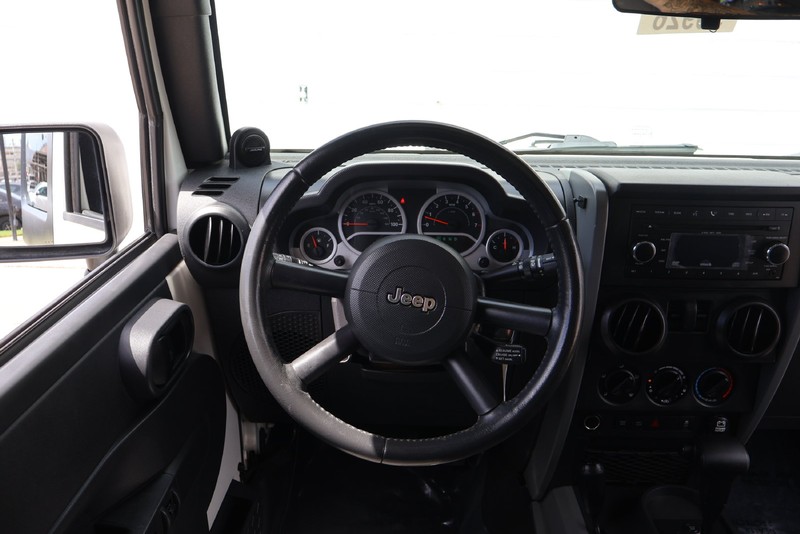 Jeep Wrangler Vehicle Full-screen Gallery Image 22