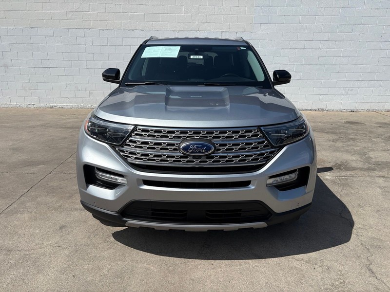Ford Explorer Vehicle Full-screen Gallery Image 02