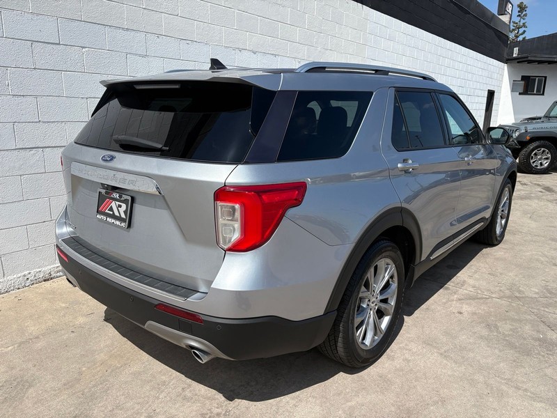 Ford Explorer Vehicle Full-screen Gallery Image 05