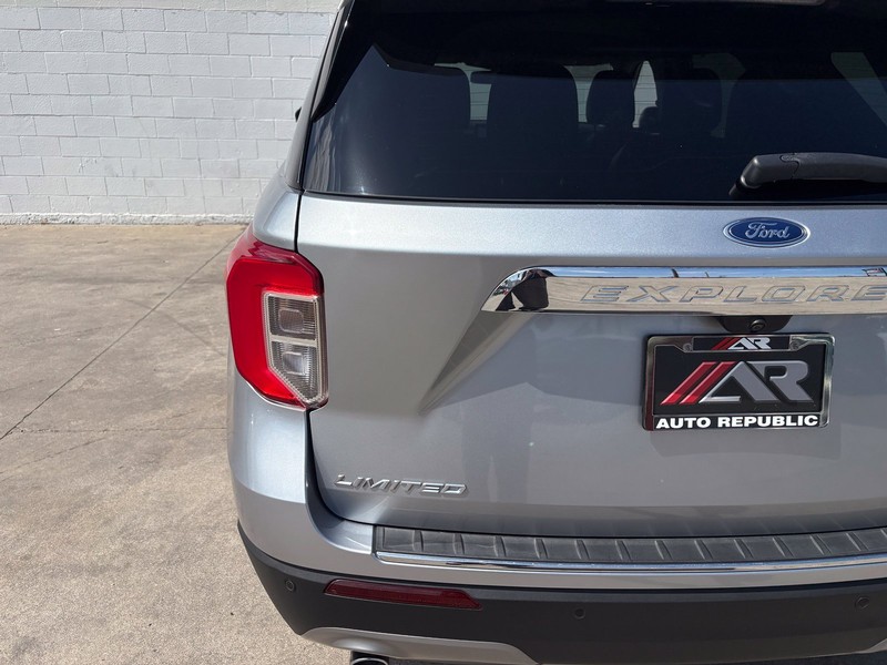 Ford Explorer Vehicle Full-screen Gallery Image 07