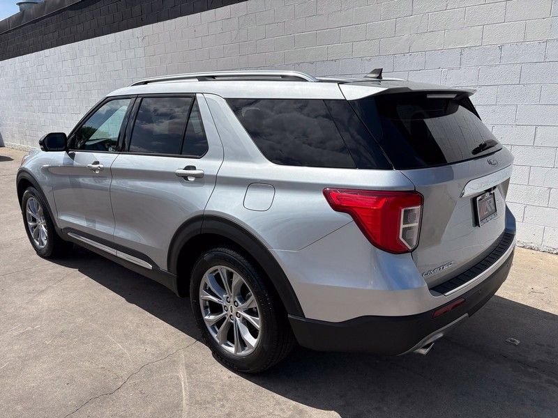 Ford Explorer Vehicle Full-screen Gallery Image 10