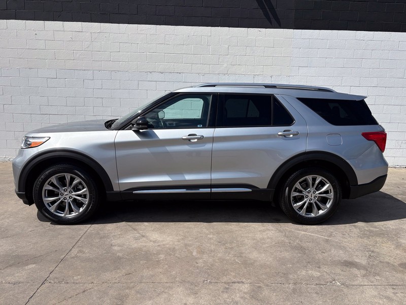 Ford Explorer Vehicle Full-screen Gallery Image 11