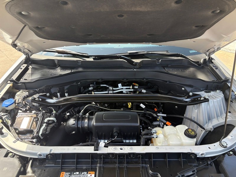 Ford Explorer Vehicle Full-screen Gallery Image 13