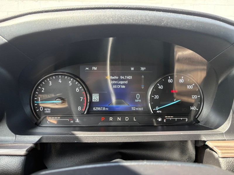 Ford Explorer Vehicle Full-screen Gallery Image 24