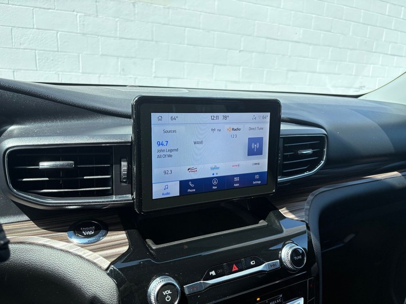 Ford Explorer Vehicle Full-screen Gallery Image 29