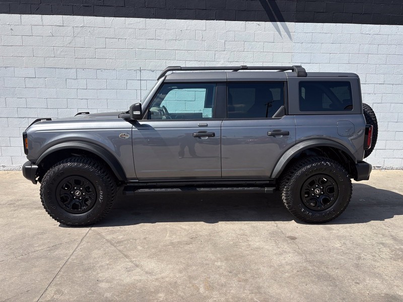 Ford Bronco Vehicle Full-screen Gallery Image 10