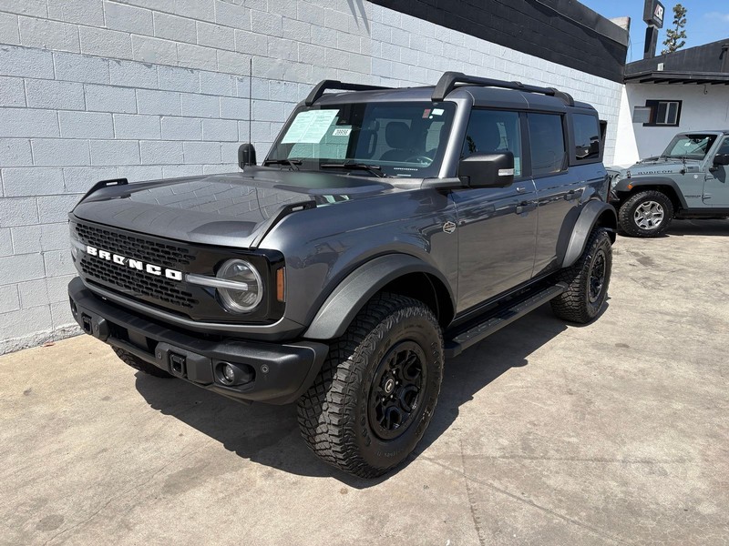 Ford Bronco Vehicle Full-screen Gallery Image 11