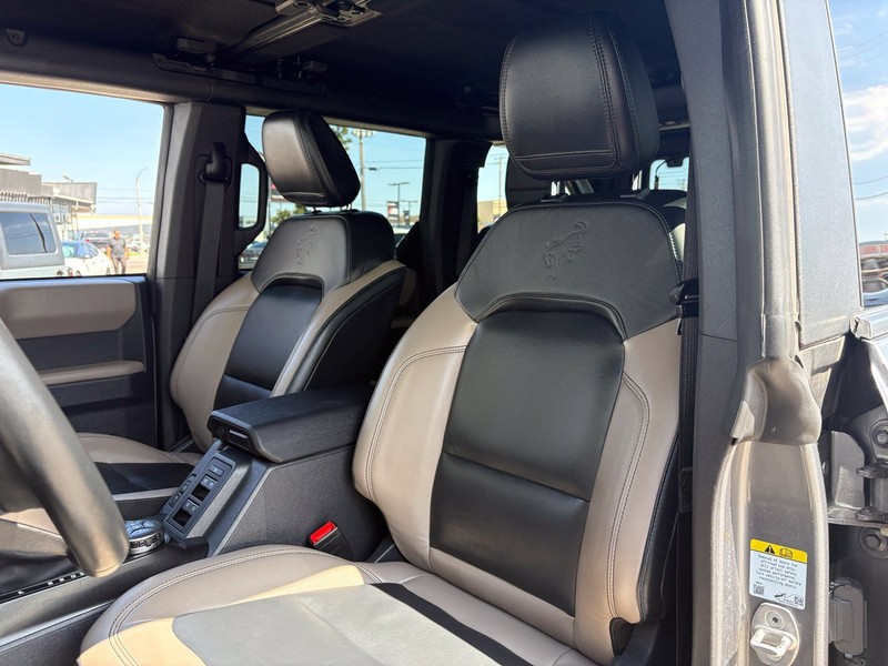 Ford Bronco Vehicle Full-screen Gallery Image 16