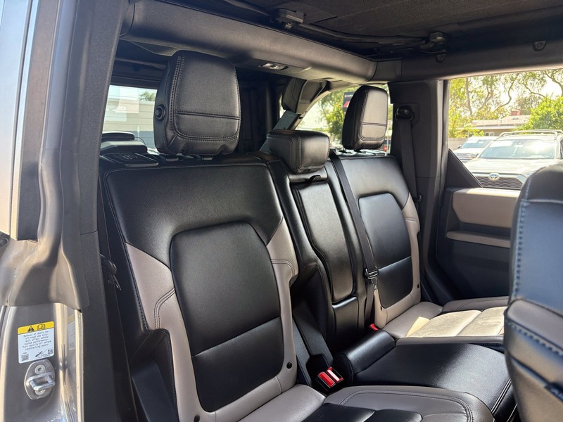 Ford Bronco Vehicle Full-screen Gallery Image 20