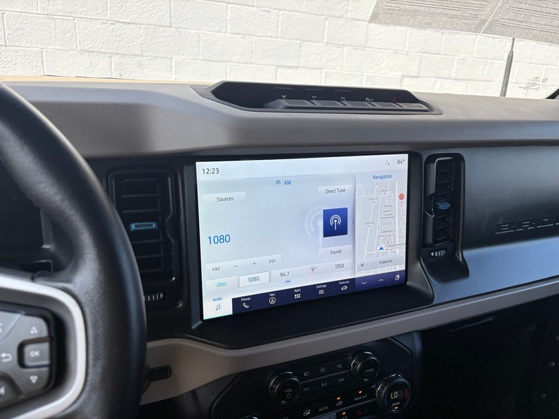 Ford Bronco Vehicle Full-screen Gallery Image 27