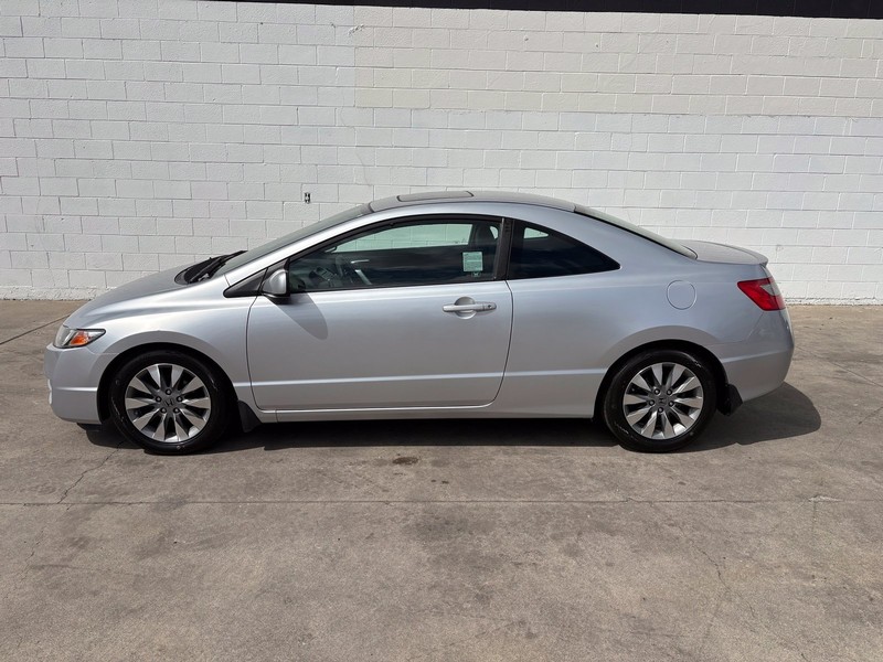 Honda Civic Coupe Vehicle Full-screen Gallery Image 10