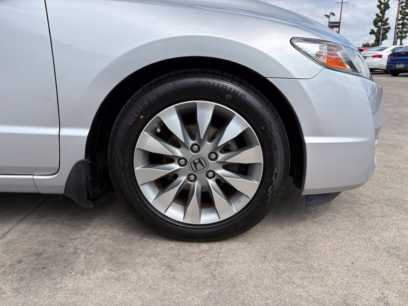 Honda Civic Coupe Vehicle Full-screen Gallery Image 13