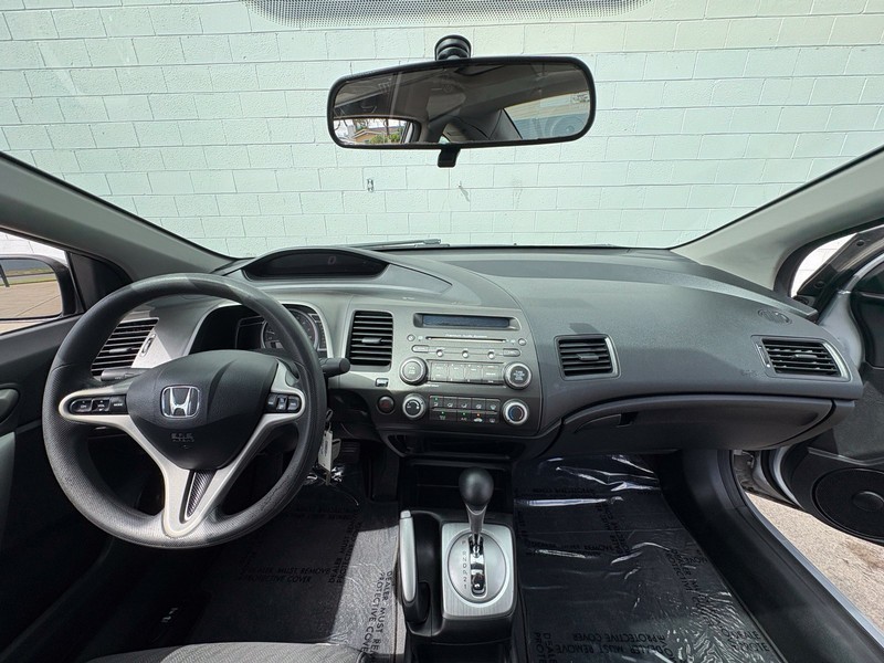 Honda Civic Coupe Vehicle Full-screen Gallery Image 20