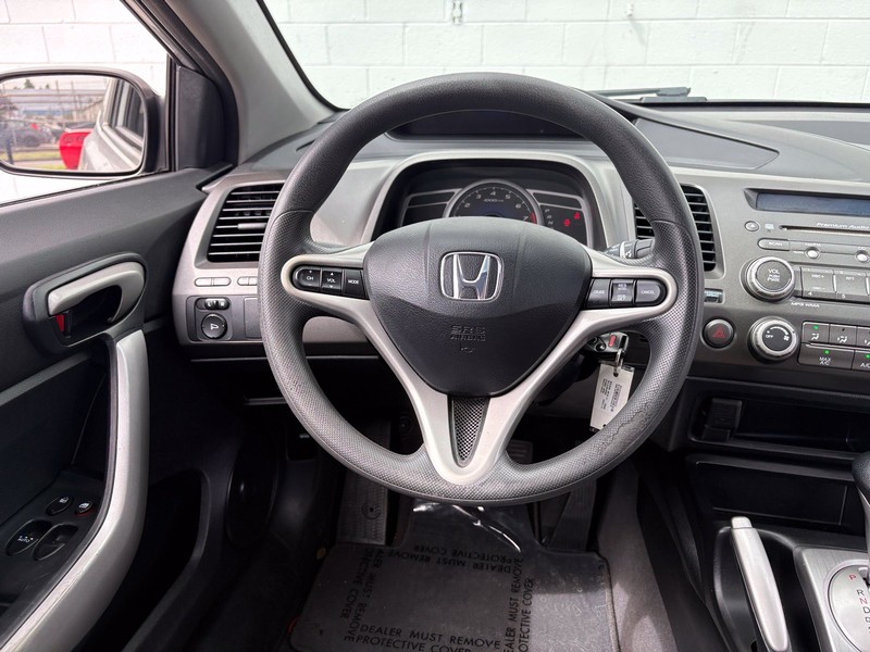 Honda Civic Coupe Vehicle Full-screen Gallery Image 22