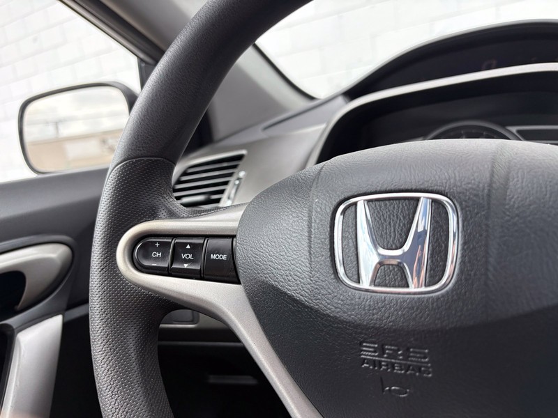Honda Civic Coupe Vehicle Full-screen Gallery Image 23