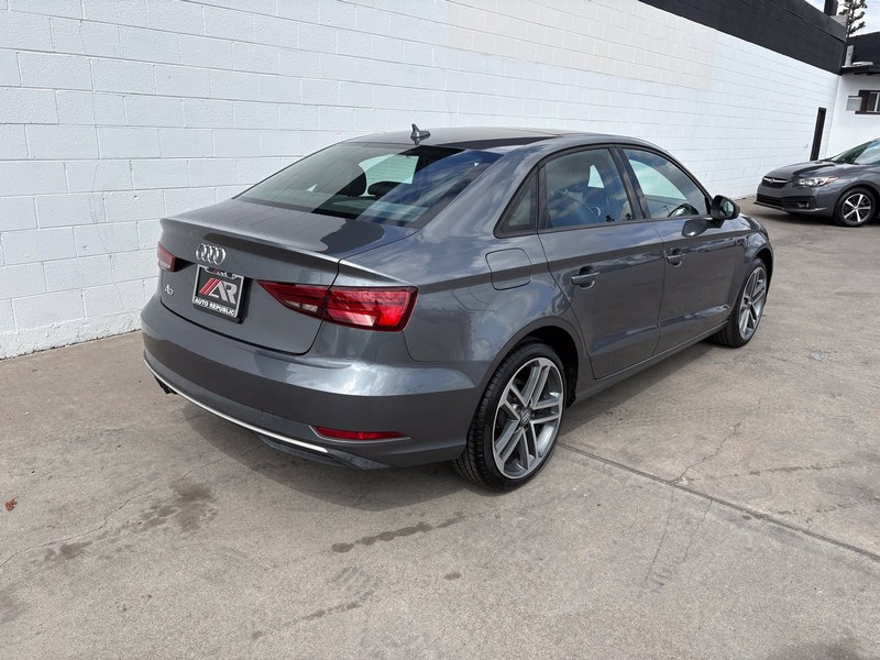 Audi A3 Sedan Vehicle Full-screen Gallery Image 05