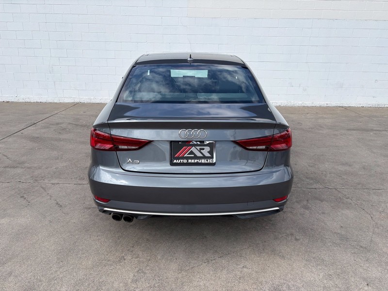 Audi A3 Sedan Vehicle Full-screen Gallery Image 06