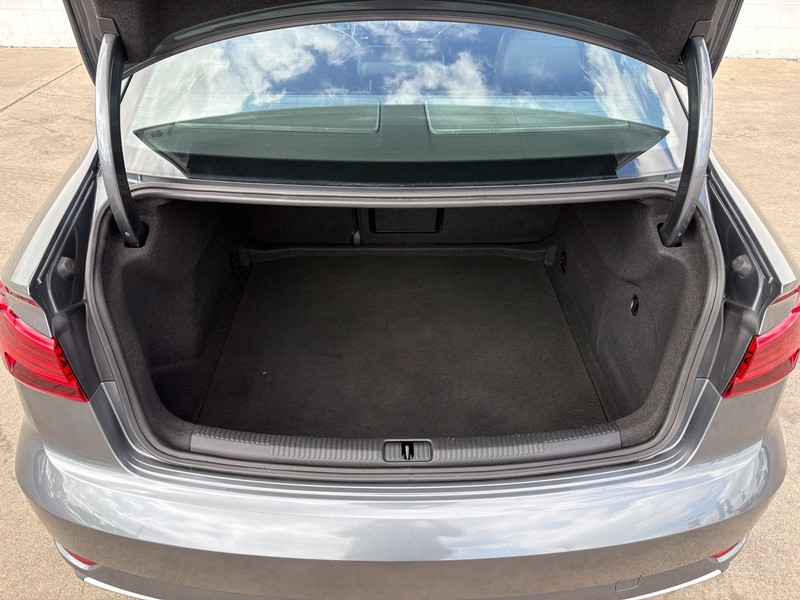 Audi A3 Sedan Vehicle Full-screen Gallery Image 08
