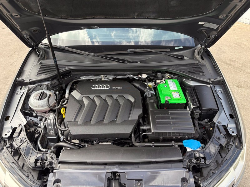 Audi A3 Sedan Vehicle Full-screen Gallery Image 12