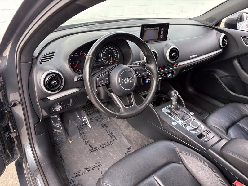 Audi A3 Sedan Vehicle Full-screen Gallery Image 15