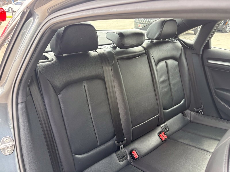 Audi A3 Sedan Vehicle Full-screen Gallery Image 20