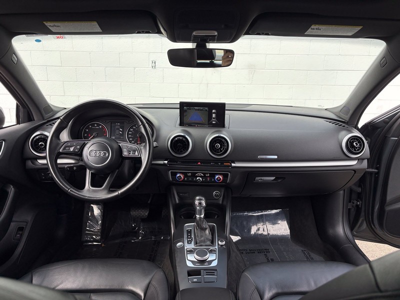 Audi A3 Sedan Vehicle Full-screen Gallery Image 21