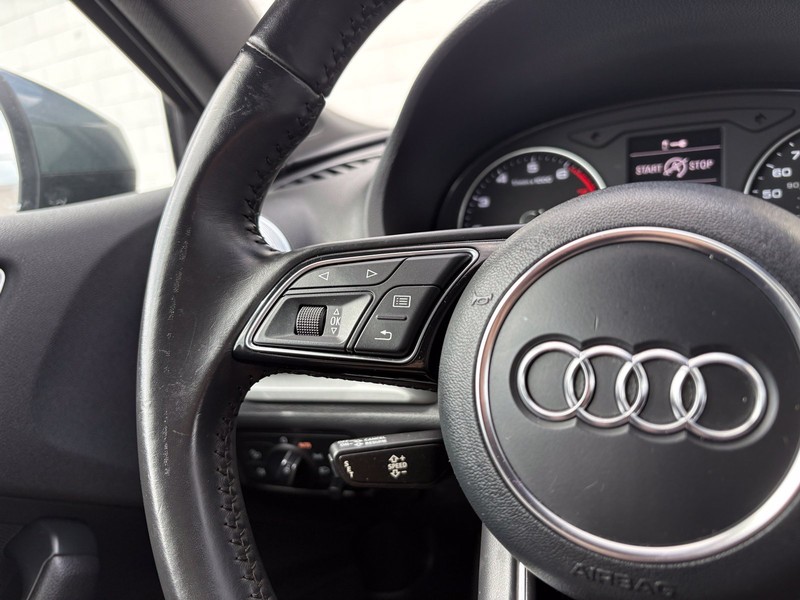 Audi A3 Sedan Vehicle Full-screen Gallery Image 24
